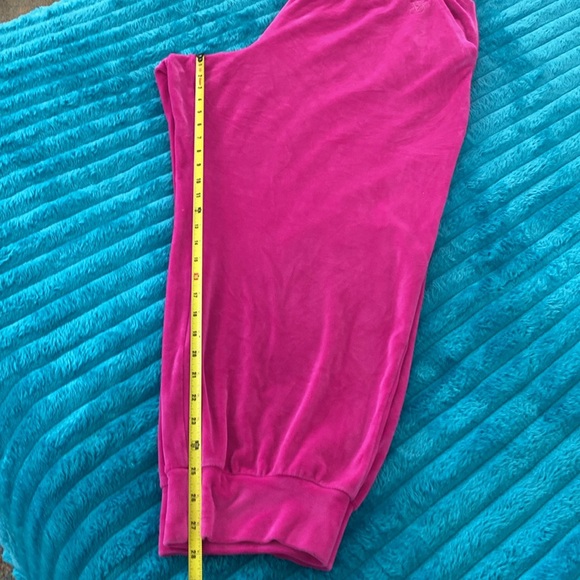 Victoria’s Secret Hot pink velour joggers. NWOT. Size xxl - Picture 9 of 11